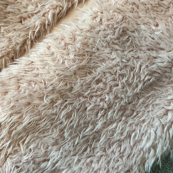 Design Lab Lord & Taylor Pink Faux Sherpa Fur Vest Gillet for Women - Picture 3 of 5